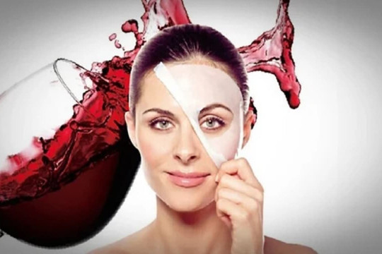 Mặt nạ tự chế để loại bỏ mụn và sẹo - mặt nạ rượu vang đỏ + mật ong