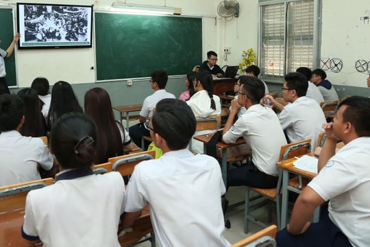 Lịch sử là môn học bắt buộc ở bậc THPT