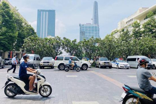 Cấm xe vào đường Nguyễn Huệ từ 6h ngày 6/8