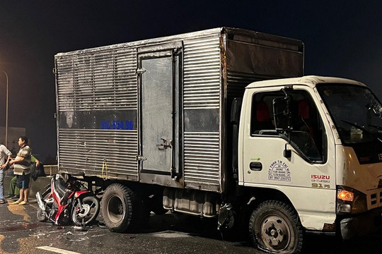 TPHCM: Người đàn ông tử vong sau va chạm với xe tải