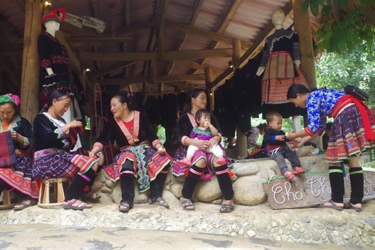 Bảo tồn giá trị văn hóa truyền thống phục vụ phát triển bền vững vùng đồng bào dân tộc thiểu số