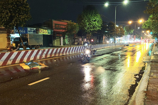 Bình Dương: Liên tiếp 2 vụ xe máy tông dải phân cách, 2 người tử vong