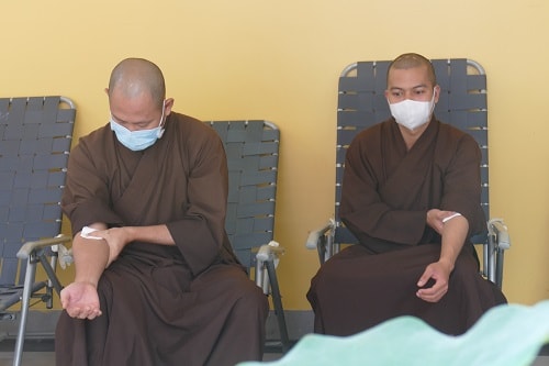 TPHCM: Chư Tăng, Phật tử, bạn trẻ hiến máu mùa Vu lan