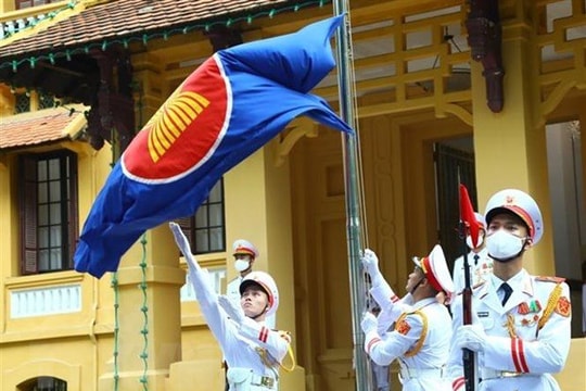 Trang trọng thượng cờ kỷ niệm 55 năm thành lập ASEAN