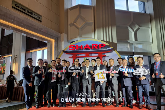  Sharp: Hướng tới chuẩn sống thịnh vượng