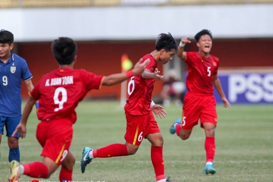U16 Việt Nam hạ Thái Lan 2-0 để vào chơi trận chung kết