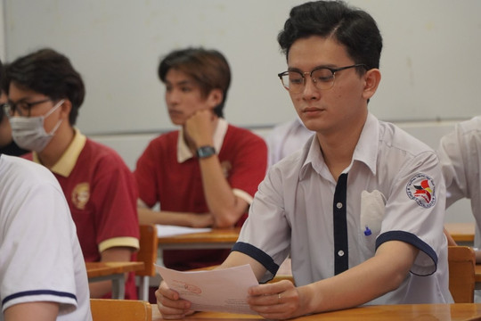 Học sinh TPHCM tựu trường ngày 22/8, mầm non ngày 31/8