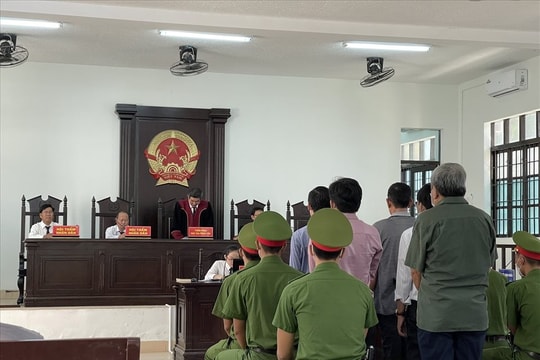 Xét xử vụ nguyên Phó giám đốc Công ty nước Ninh Thuận nhận hối lộ