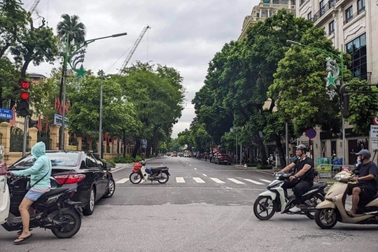 Đâm chết người phụ nữ rồi tự sát trên phố Hàng Bài