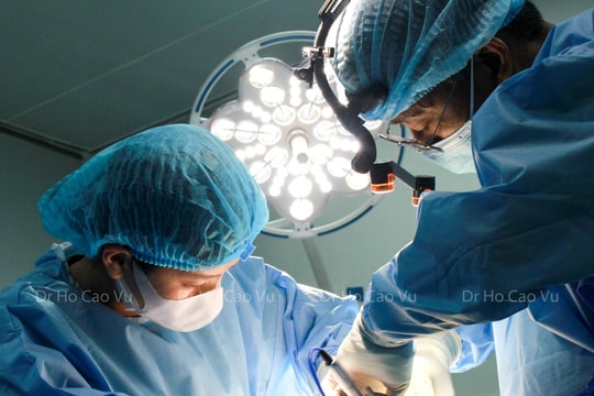 ‏An toàn là yếu tố quan trọng trong phẫu thuật tạo hình thành bụng sau sinh