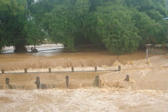 Hai cháu bé bị lũ cuốn tử vong ở Hòa Bình
