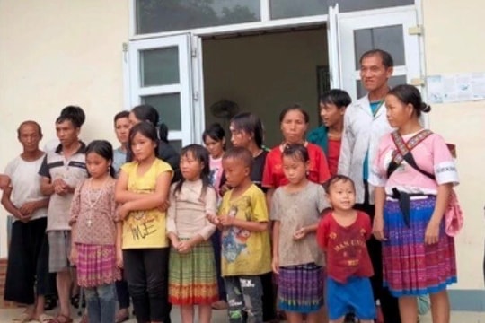 Sơ tán khẩn cấp người dân ra khỏi khu vực sạt lở, lũ ống
