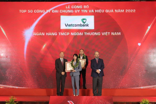 Vietcombank lần thứ 7 liên tiếp đứng đầu bảng xếp hạng Top 10 ngân hàng thương mại uy tín 