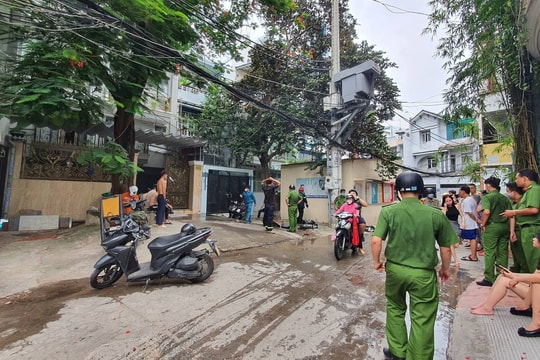 Giải cứu nhiều người khỏi đám cháy ở TPHCM
