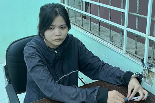 Cô gái giả vờ mua nhẫn vàng rồi cướp