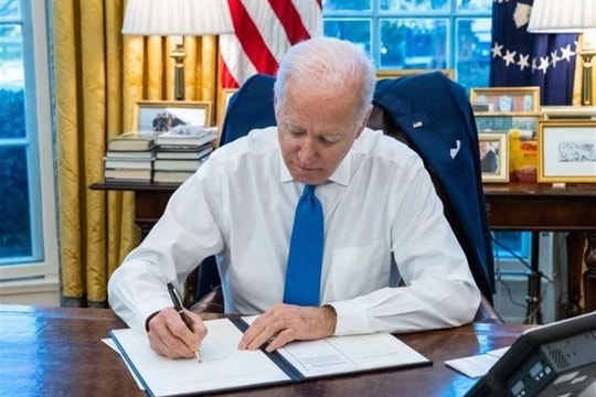 Tin vắn thế giới ngày 17/8: Tổng thống Biden ký ban Đạo luật giảm lạm phát 