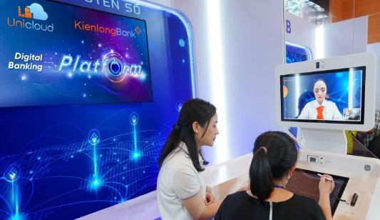 Ấn tượng với tính năng Rút - chuyển tiền liên ngân hàng chỉ với mã QR trên máy STM của KienlongBank và Unicloud  