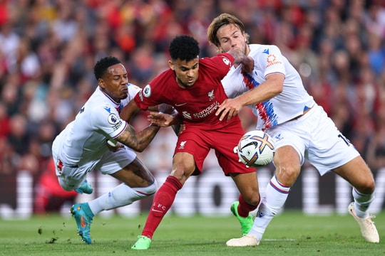 Sau vòng 2 Premier League: Liverpool hụt hơi khó tin