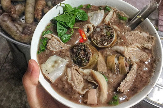 Ngon chẳng kém lòng xào dưa, thử làm cháo lòng đãi cả nhà với các bước vô cùng đơn giản