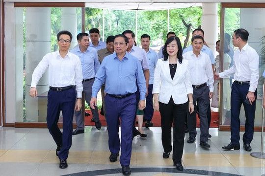 Thủ tướng dự hội nghị toàn quốc về chăm sóc sức khỏe nhân dân