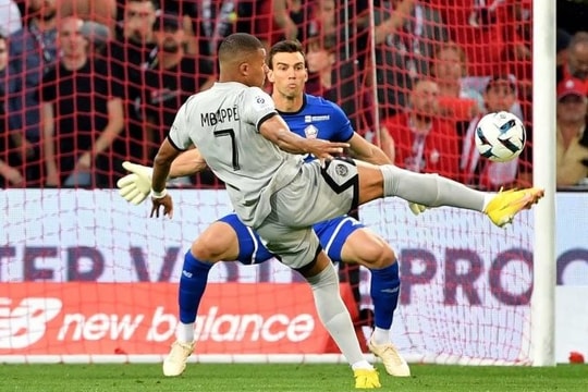 Bộ ba Messi, Mbappe, Neymar tỏa sáng rực rỡ, hủy diệt Lille