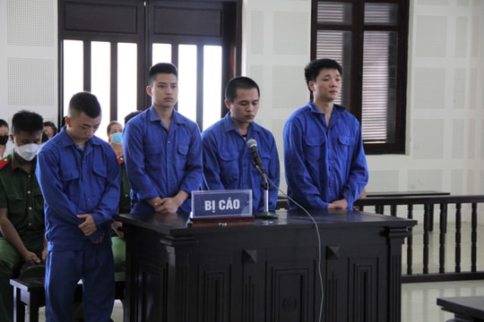 Cùng vào tù vì rủ nhau đi buôn ma túy 