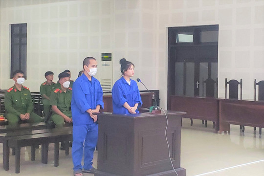 Cặp đôi phiên dịch viên tổ chức cho người khác nhập cảnh trái phép