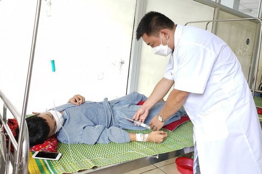 Bị cắt bỏ tinh hoàn vì đắp thảo dược
