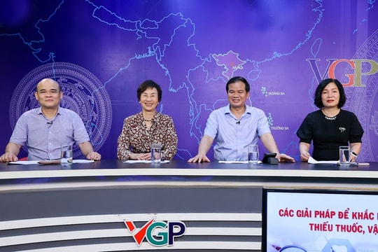 Thủ tướng yêu cầu nghiên cứu kiến nghị của chuyên gia về khắc phục tình trạng thiếu thuốc, vật tư y tế