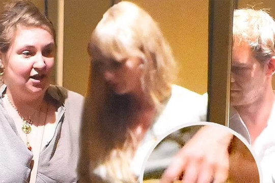 Taylor Swift đi ăn tối với bạn trai Joe Alwyn, fan chú ý nữ ca sĩ không đeo nhẫn giữa tin đồn đã được cầu hôn