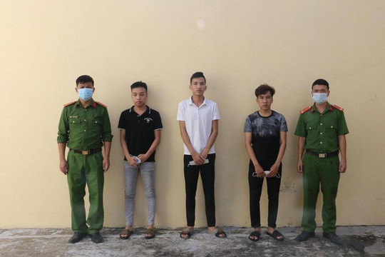 Chiếm đoạt hơn 1 tỉ đồng bằng việc mạo danh em gái nạn nhân