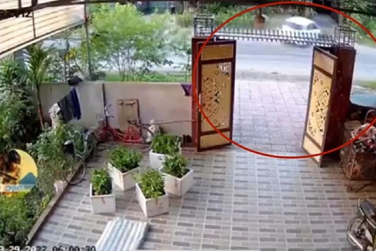 'Xế hộp' phóng như tên bắn trên quốc lộ, tông trực diện người đi xe máy
