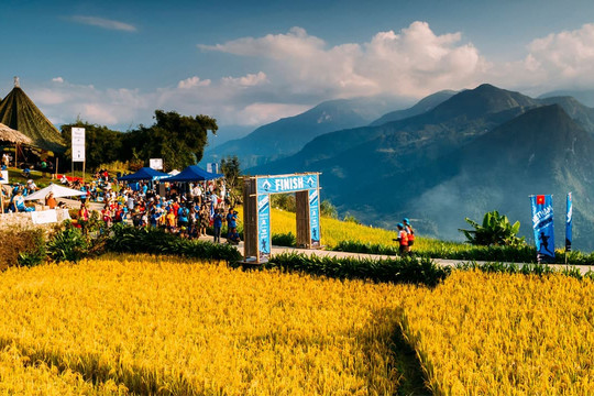 Chinh phục giải chạy Vietnam Mountain Marathon cùng Samsung Galaxy Watch 5 Series
