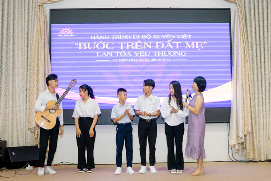 Tâm Hoa Sen: Hành trình từ trái tim