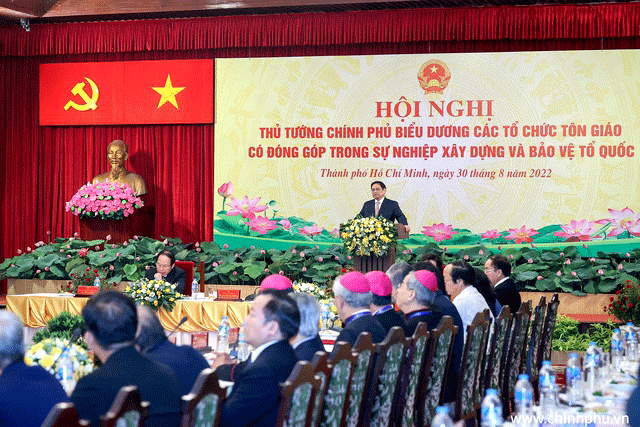 Hoàn thiện thể chế, chính sách, pháp luật có liên quan đến tín ngưỡng, tôn giáo