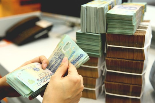 Lãi suất liên ngân hàng vọt tăng