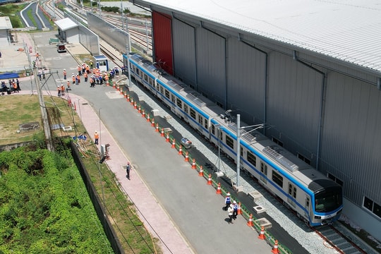 Chạy thử nghiệm tàu Metro Số 1 
