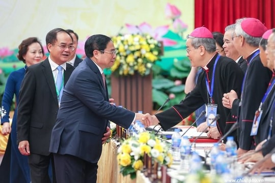 Thủ tướng chủ trì Hội nghị biểu dương các tổ chức tôn giáo