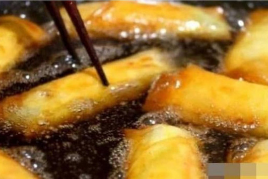 Đừng đổ dầu chiên đi, dạy bạn một mẹo nhỏ, dầu cũ trở nên mới và thơm hơn, không có mùi khét