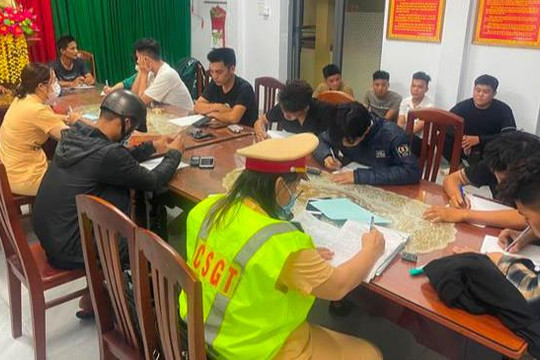 Trắng đêm vây bắt nhóm thanh thiếu niên đua xe trái phép ở phố biển Quy Nhơn