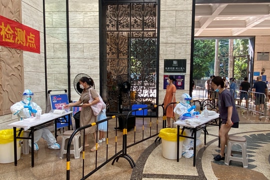 Trung Quốc phong tỏa thành phố 18 triệu dân trong hai ngày cuối tuần