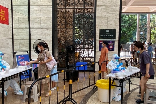 Thâm Quyến phong tỏa phần lớn thành phố để xét nghiệm Covid-19