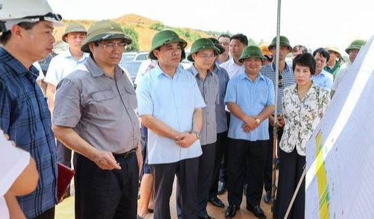 Thủ tướng Phạm Minh Chính kiểm tra, đôn đốc dự án cao tốc chiến lược của Tuyên Quang – Phú Thọ