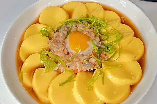 Những ngày lười mà muốn ăn ngon, làm ngay món đậu hũ non hấp tôm thịt chỉ mất 15 phút