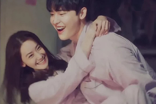 Đạo diễn 'Big Mouth' tiết lộ mối quan hệ giữa Lee Jong Suk và Yoona ở ngoài đời