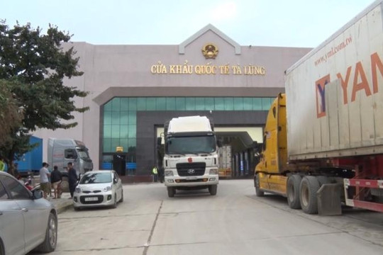 Hàng nghìn ô tô nguyên chiếc nhập khẩu qua Cao Bằng