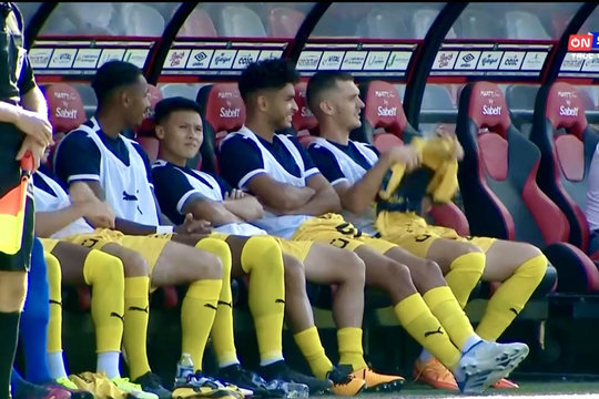 Quang Hải lần đầu không được ra sân trong trận hòa của Pau FC