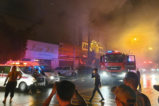 Cháy quán karaoke ở Bình Dương, hàng chục người thương vong