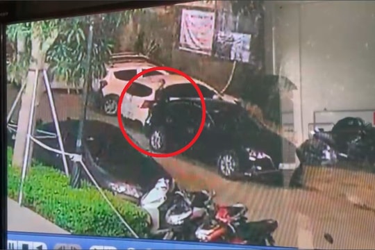 Cảnh báo tình trạng trộm cắp camera lùi ô tô tại Thanh Hóa
