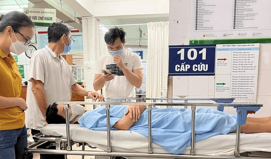 Thiếu niên 14 tuổi bị tai biến nặng sau cắt bao quy đầu